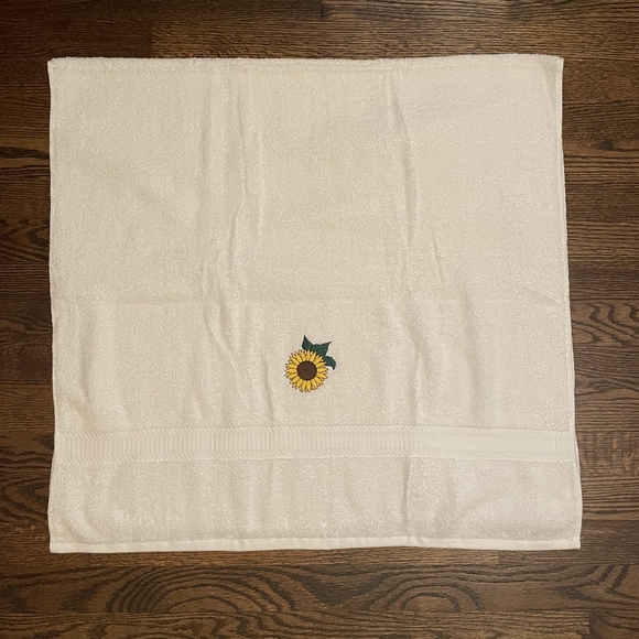 Embroidery white towels with sunflower logo,size 51×27.5, - Picture 1 of 2